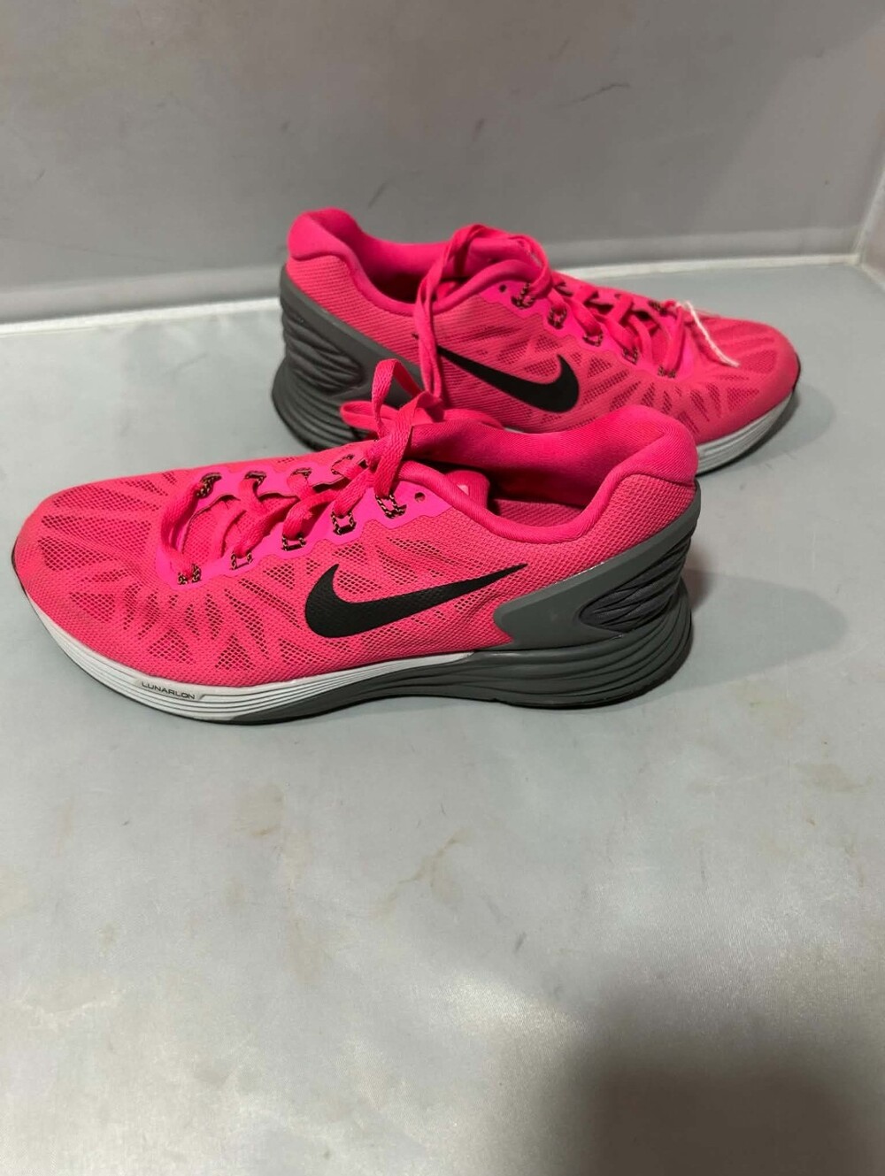 Nike Lunarglide 6 Women's Size 7 Running Hyper Pink Gray
